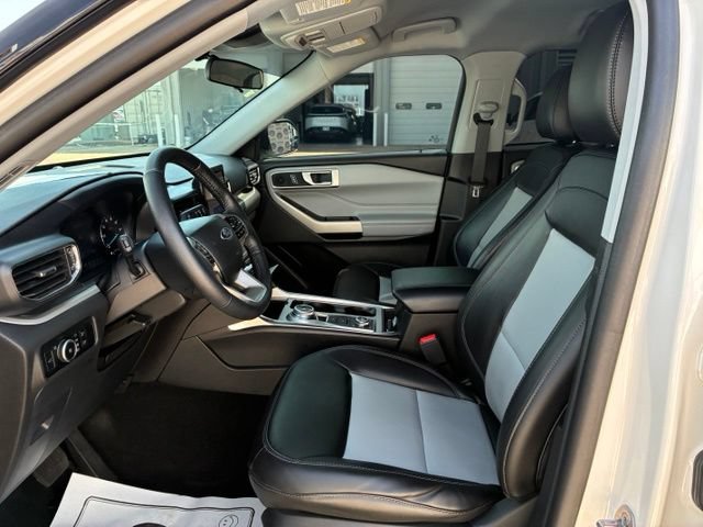 Certified 2023 Ford Explorer XLT w/ Equipment Group 202A AWD/4WD image 7