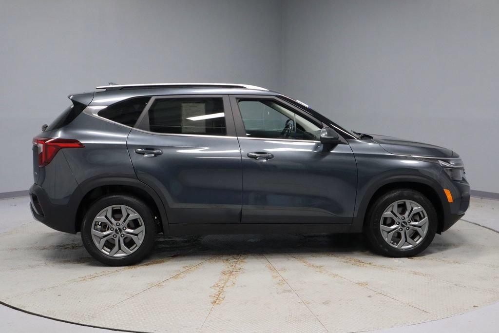 Used 2024 Kia Seltos S AWD/4WD image 13