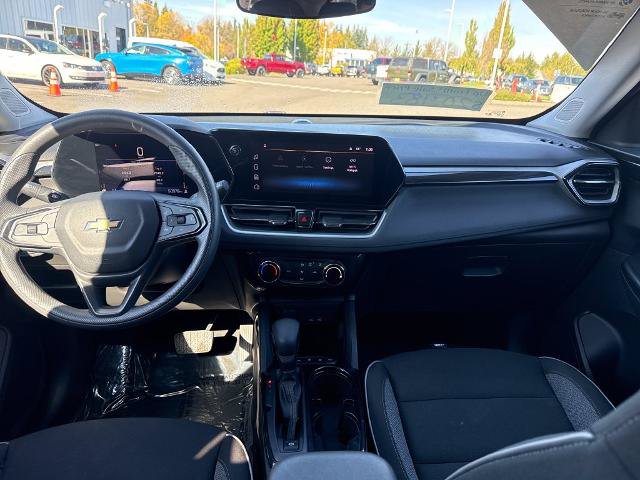 Used 2025 Chevrolet TrailBlazer LT AWD/4WD image 16