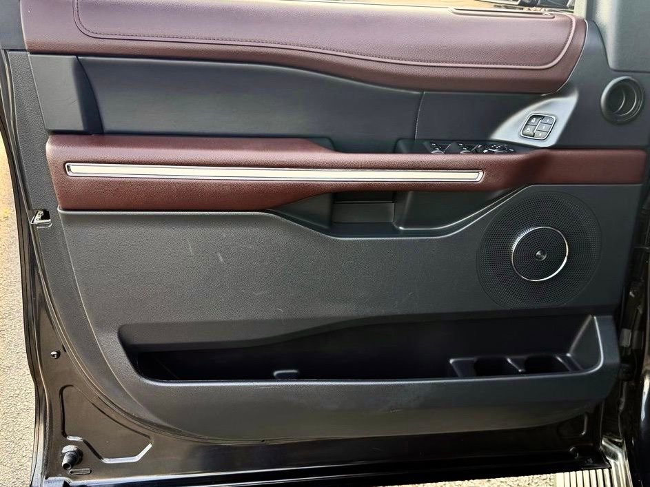 Certified 2024 Ford Expedition Limited image 13