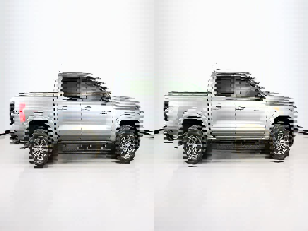 Used 2023 Chevrolet Colorado LT w/ LT Convenience Package II image 26