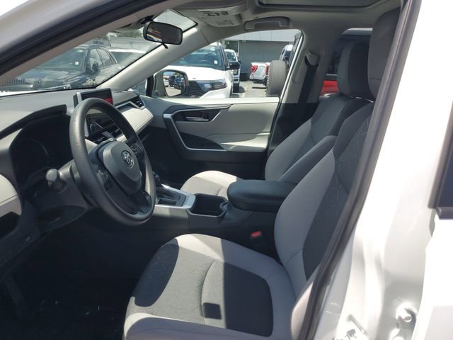 Used 2025 Toyota RAV4 XLE w/ Convenience Package FWD image 20