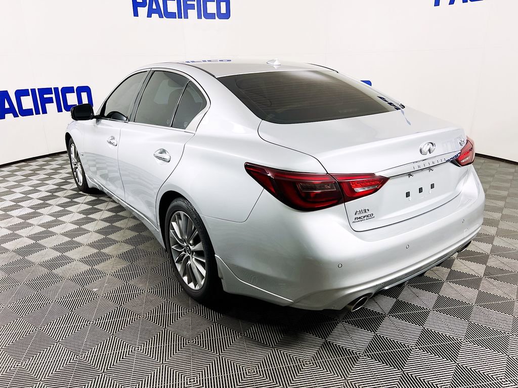 Used 2019 INFINITI Q50 Luxe w/ Essential Package (3.0T Luxe) AWD/4WD image 6