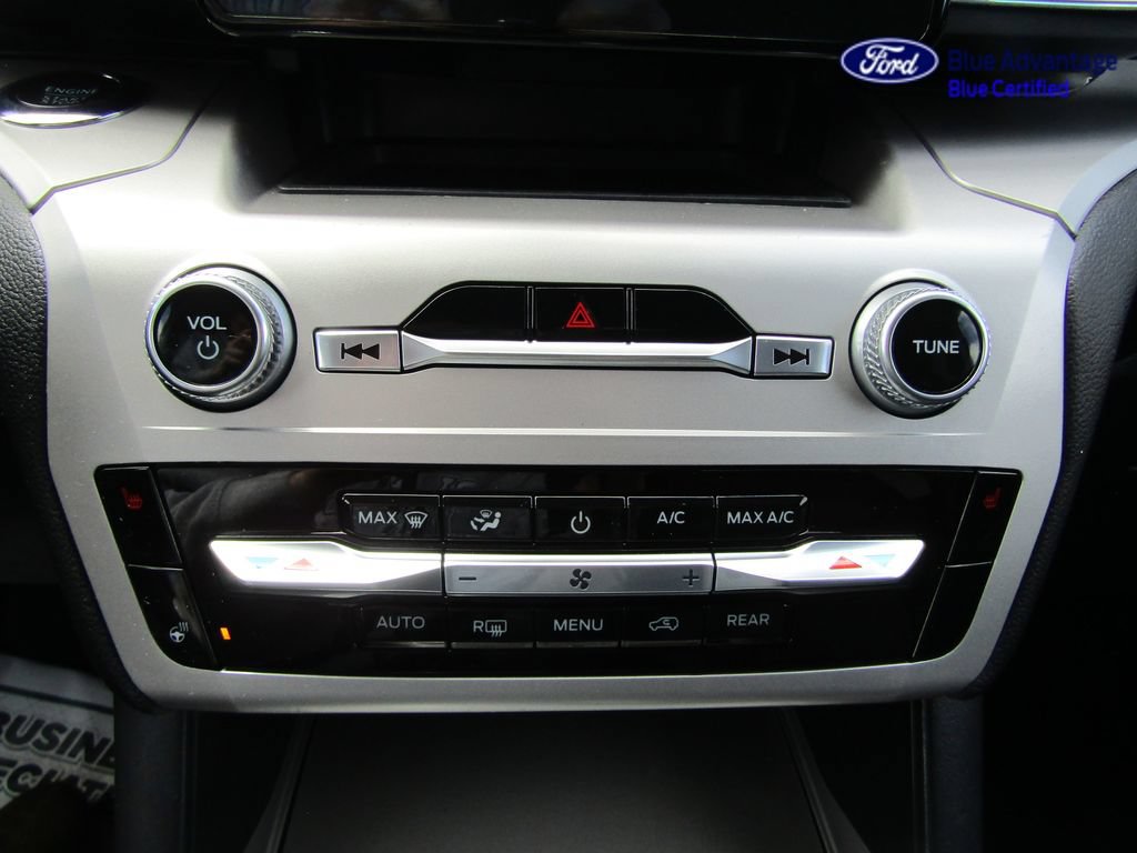 Certified 2022 Ford Explorer XLT w/ Equipment Group 202A AWD/4WD image 40