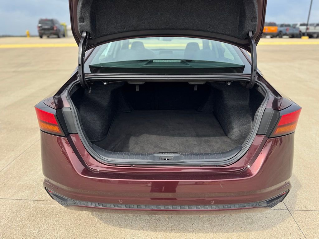 Used 2025 Nissan Altima 2.5 SV FWD image 38