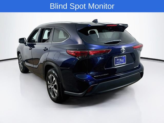 Used 2020 Toyota Highlander XLE AWD/4WD image 9