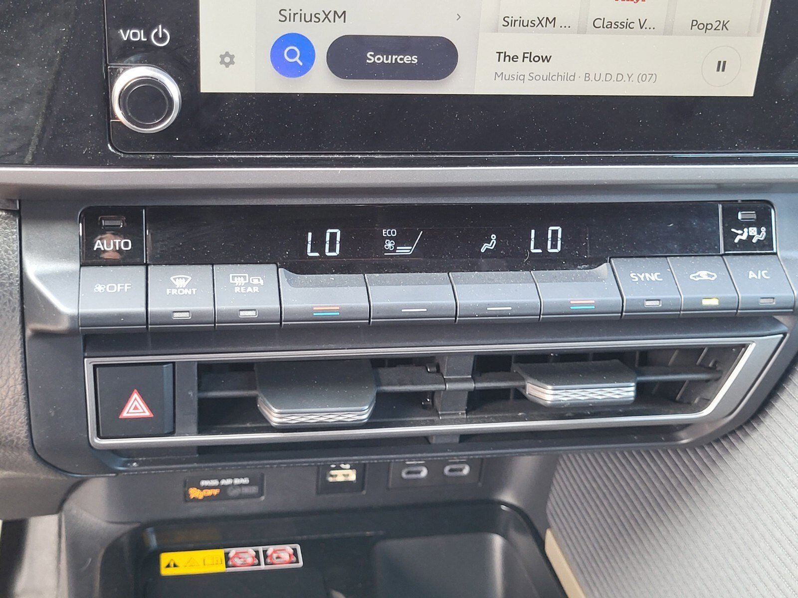 Used 2025 Toyota Camry SE image 22