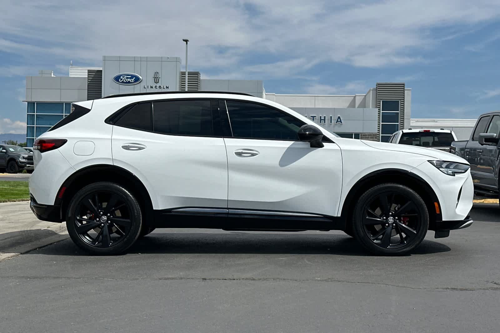 Used 2022 Buick Envision Essence w/ Technology Package I FWD image 8