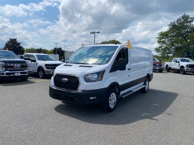 Certified 2025 Ford Transit 250 Low Roof w/ Exterior Upgrade Package RWD image 3