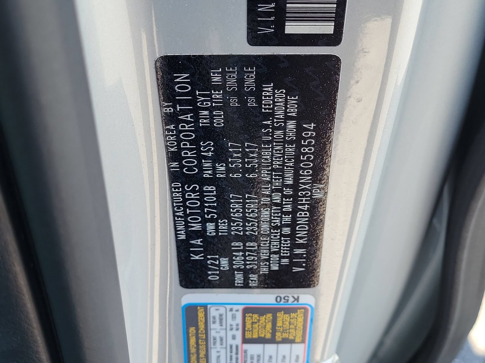Used 2022 Kia Carnival LX FWD image 29
