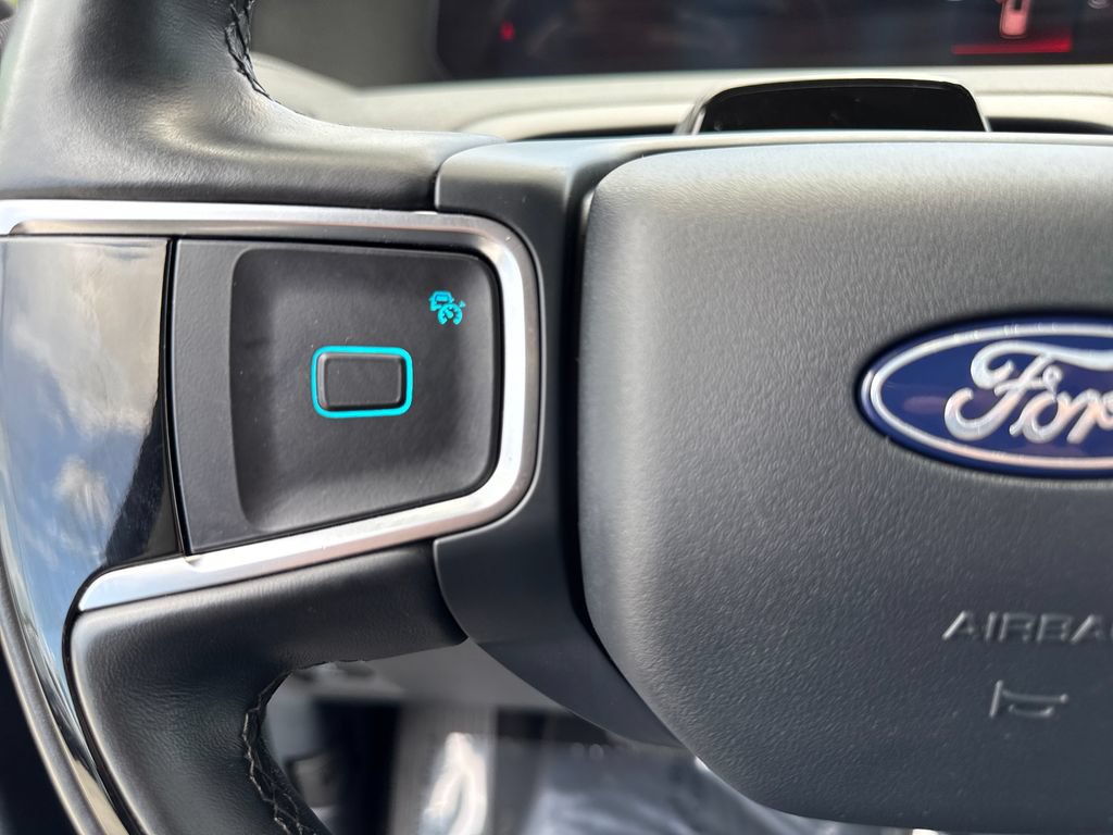 Certified 2025 Ford Expedition Platinum AWD/4WD image 17