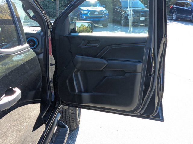 Used 2024 Chevrolet Colorado Trail Boss w/ Technology Package image 35