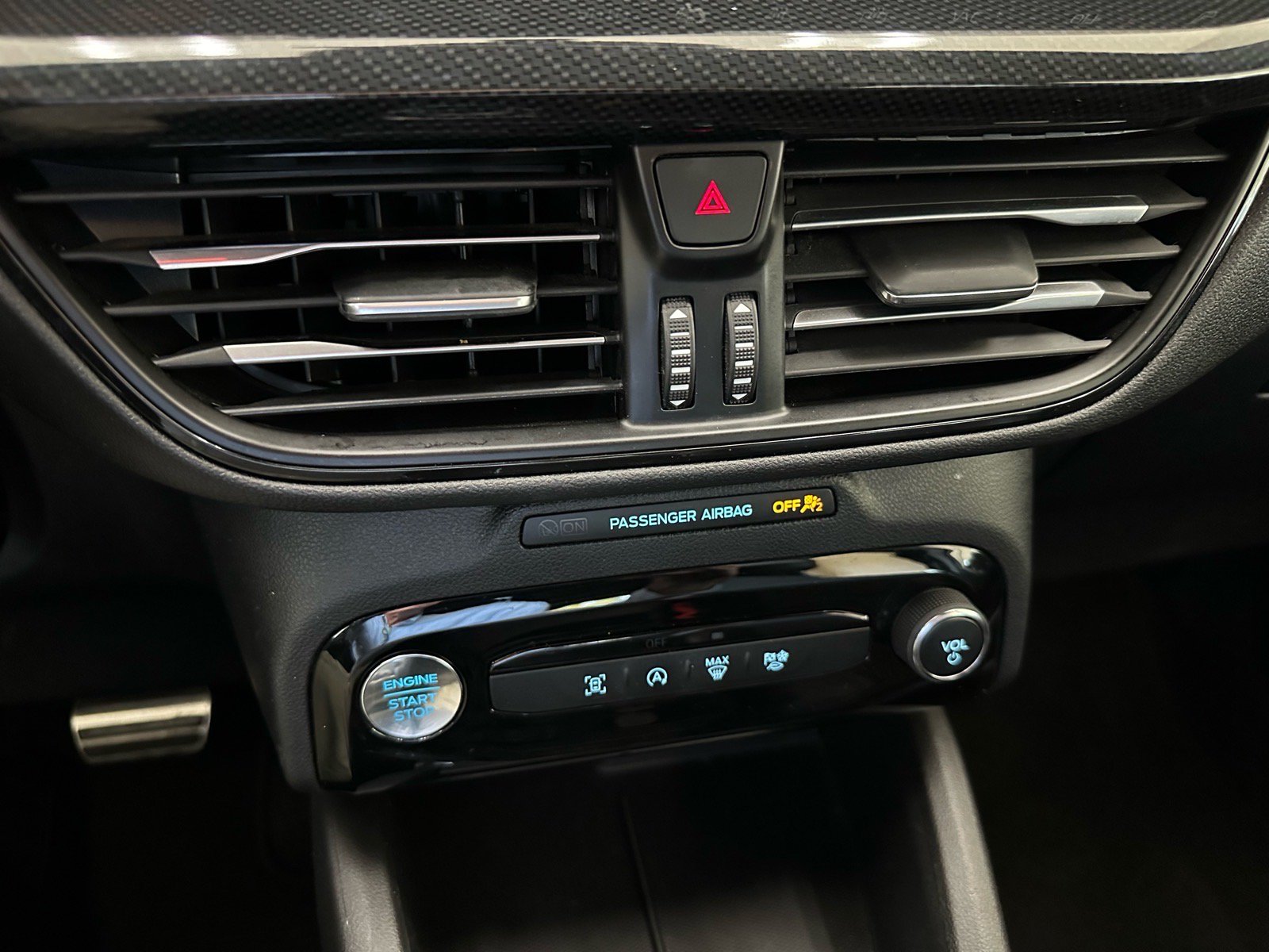 Certified 2024 Ford Escape ST-Line w/ Tech Pack #1 FWD image 29