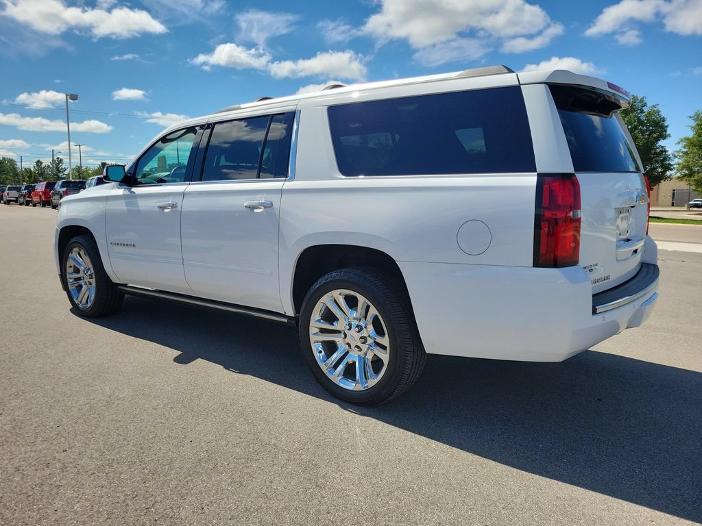Used 2020 Chevrolet Suburban Premier w/ Premier Plus Edition AWD/4WD image 3