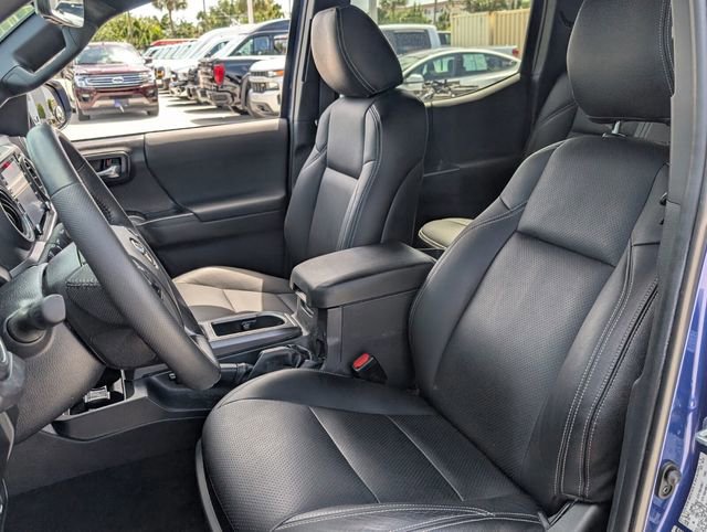 Used 2022 Toyota Tacoma TRD Sport w/ Technology Package RWD image 8