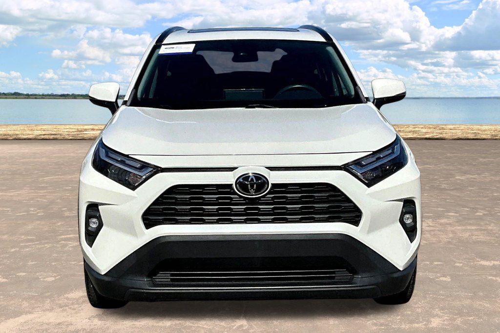 Used 2022 Toyota RAV4 XLE Premium FWD image 2