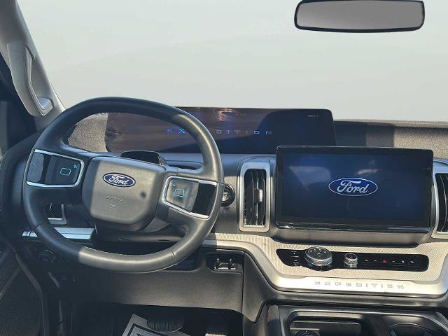 Certified 2025 Ford Expedition Active AWD/4WD image 27