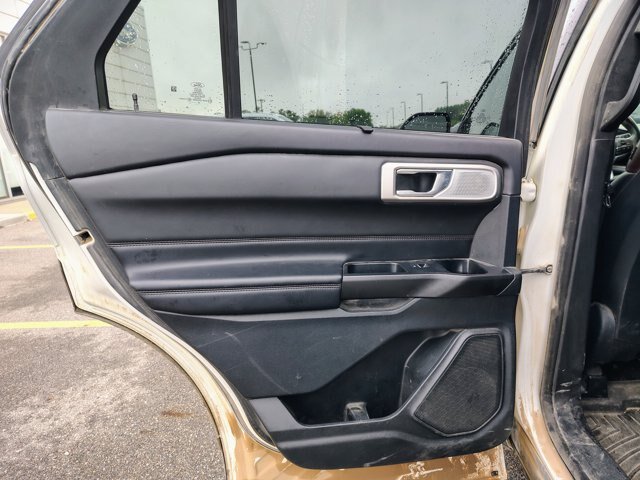 Certified 2020 Ford Explorer Platinum w/ Premium Technology Package AWD/4WD image 12