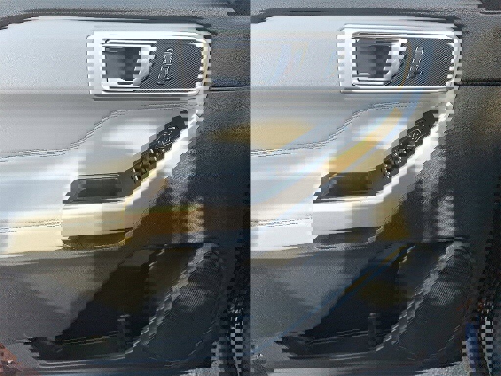 Certified 2023 Ford Explorer XLT w/ Equipment Group 202A image 13