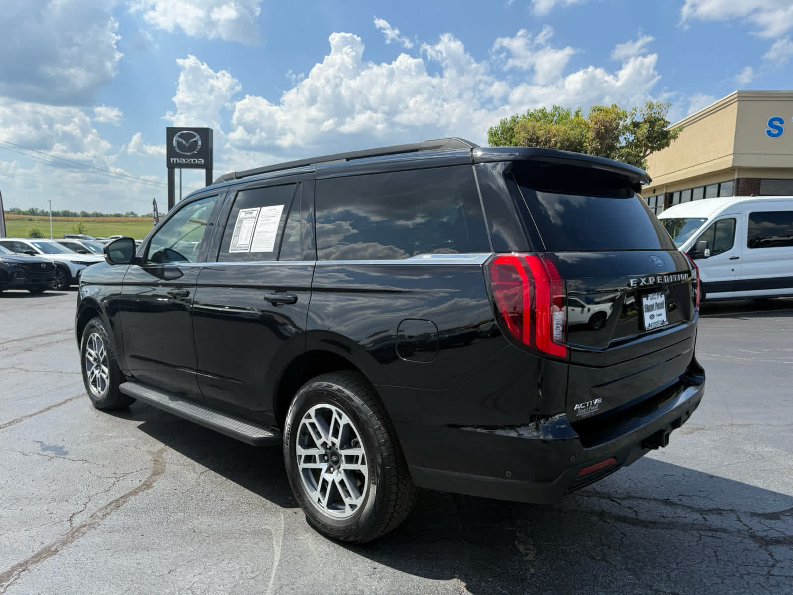 Certified 2025 Ford Expedition Active AWD/4WD image 28