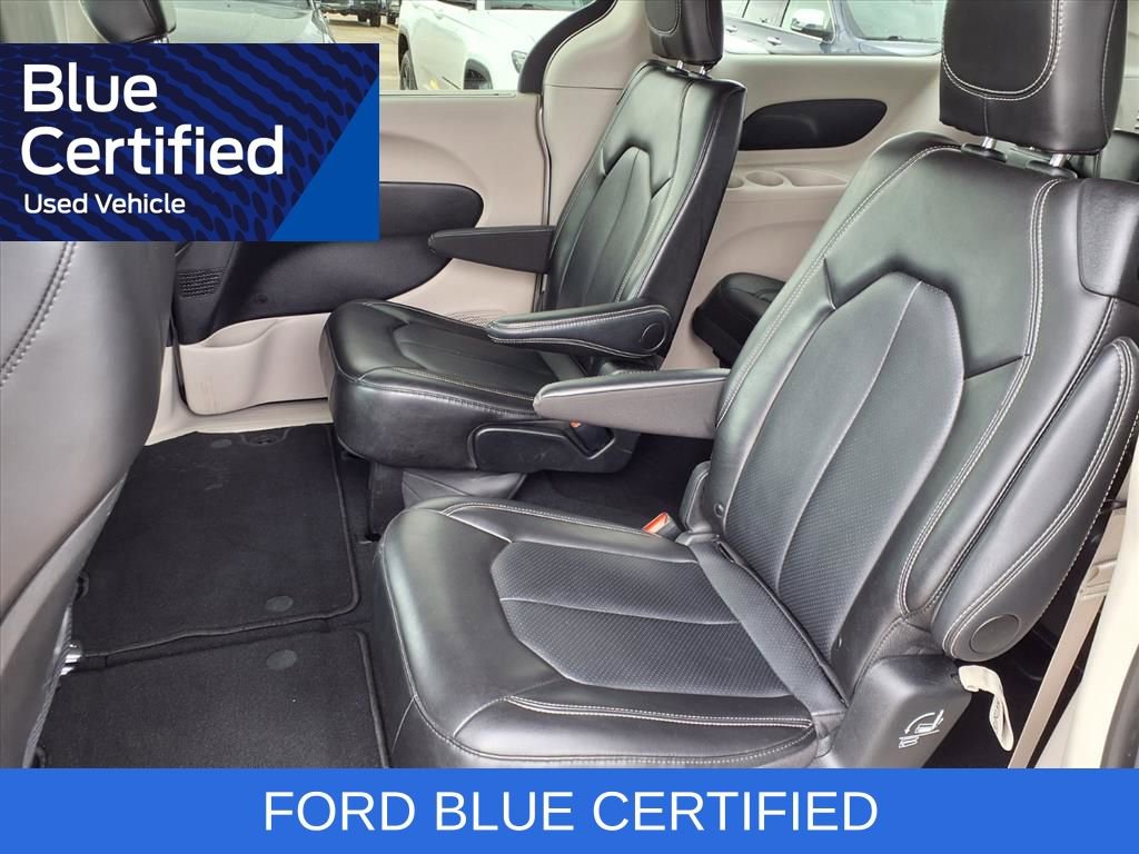 Used 2024 Chrysler Pacifica Touring-L image 26