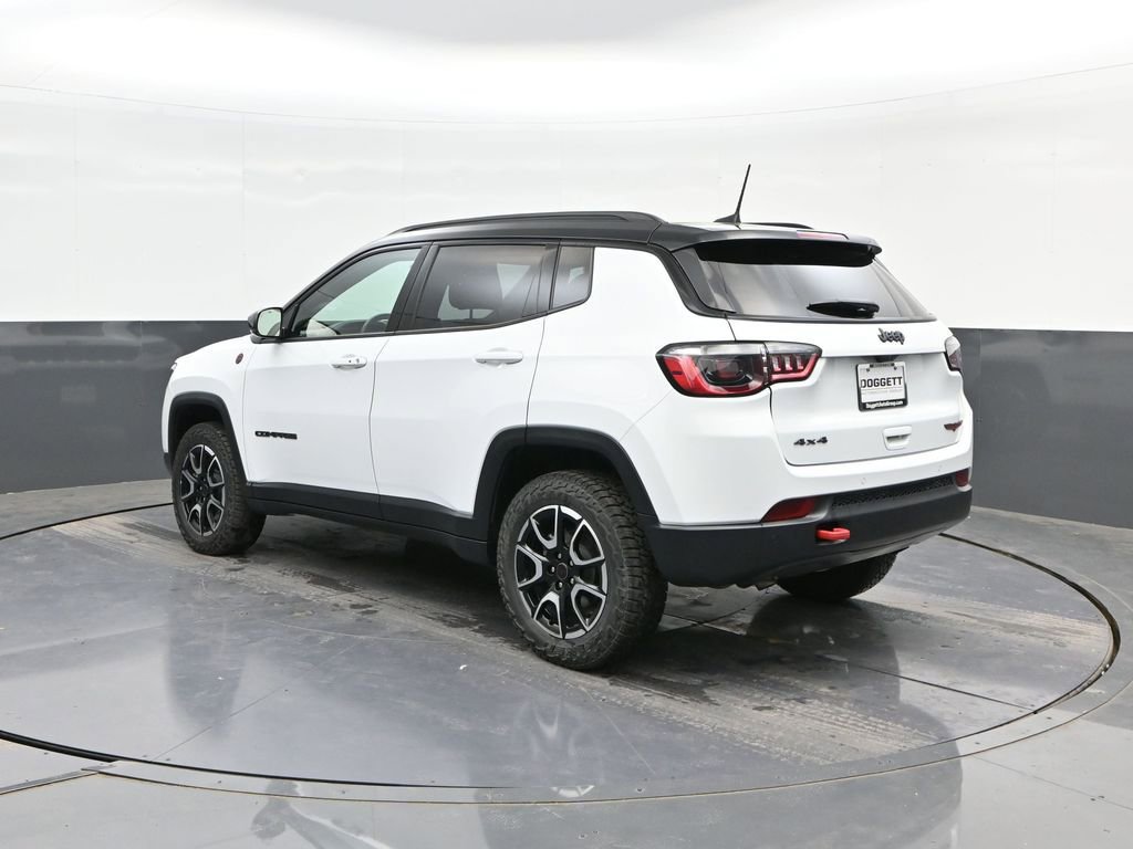 Used 2025 Jeep Compass Trailhawk AWD/4WD image 5