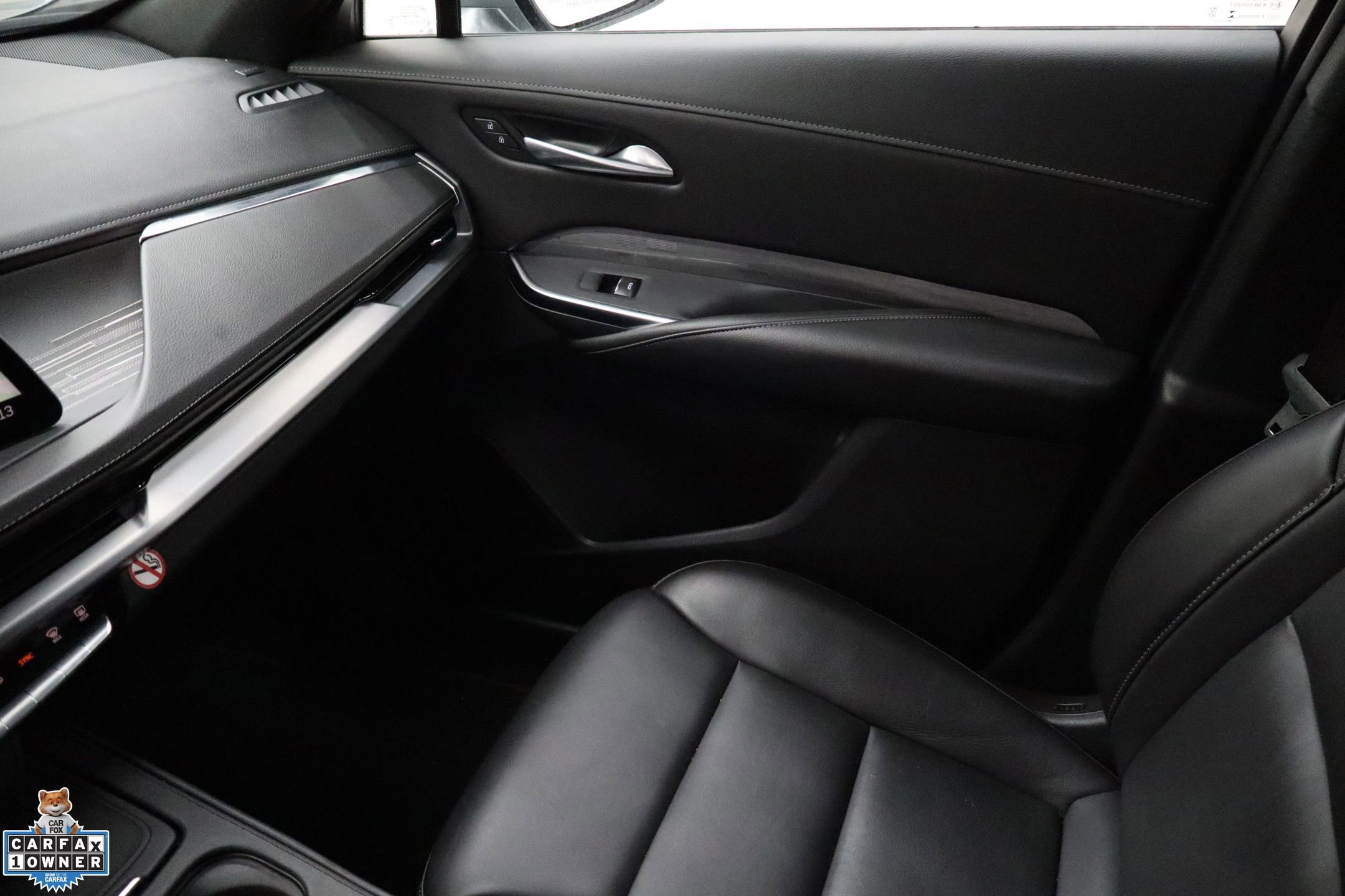 Used 2025 Cadillac XT4 Premium Luxury image 23