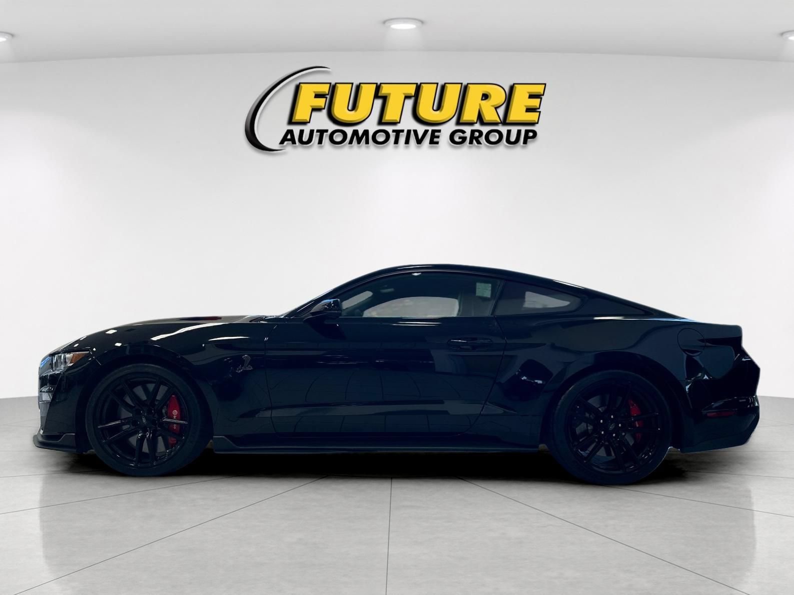 Certified 2020 Ford Mustang Shelby GT500 w/ Technology Package RWD image 3