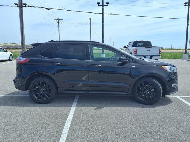 Certified 2024 Ford Edge ST-Line AWD/4WD image 6
