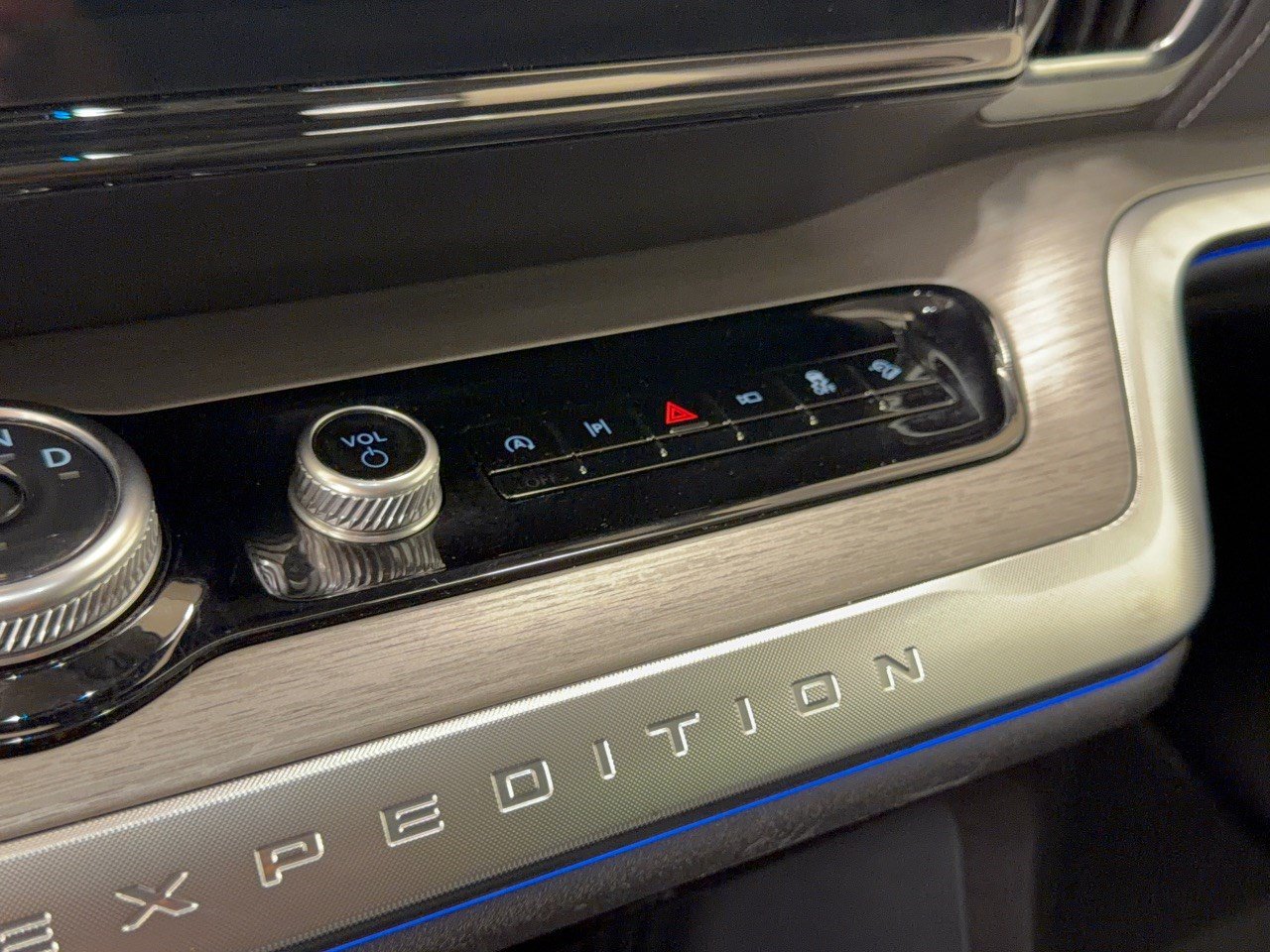 Certified 2025 Ford Expedition Max Platinum AWD/4WD image 22