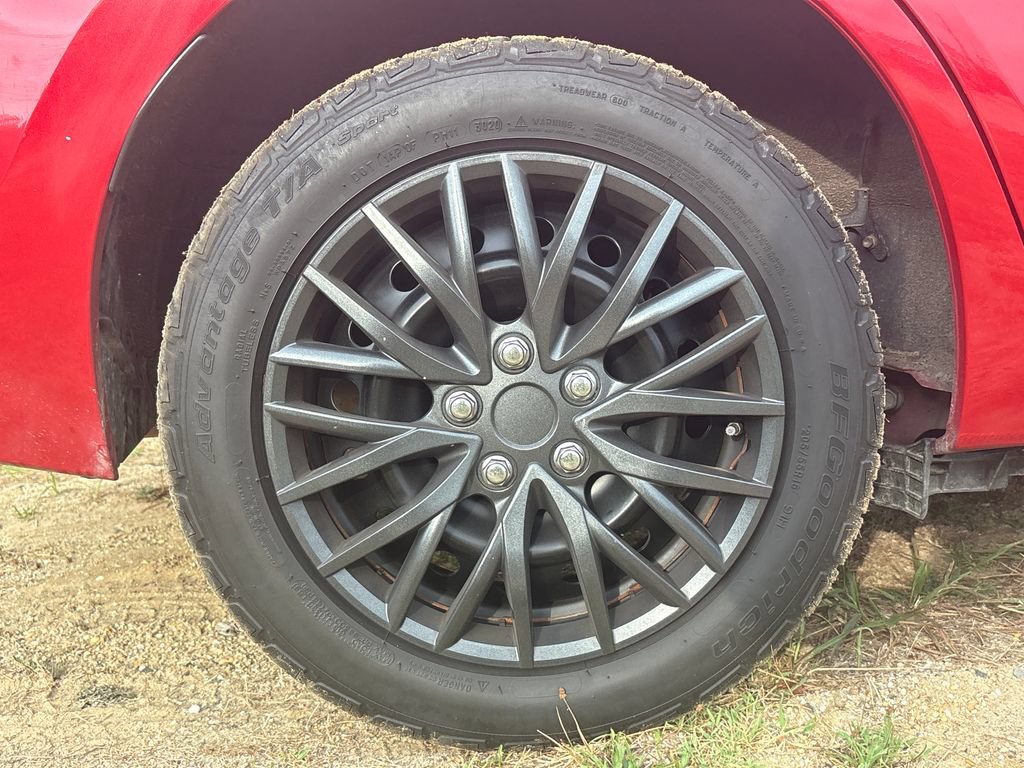 Used 2018 Toyota Corolla LE w/ Carpet Mat Package (TMS) FWD image 11