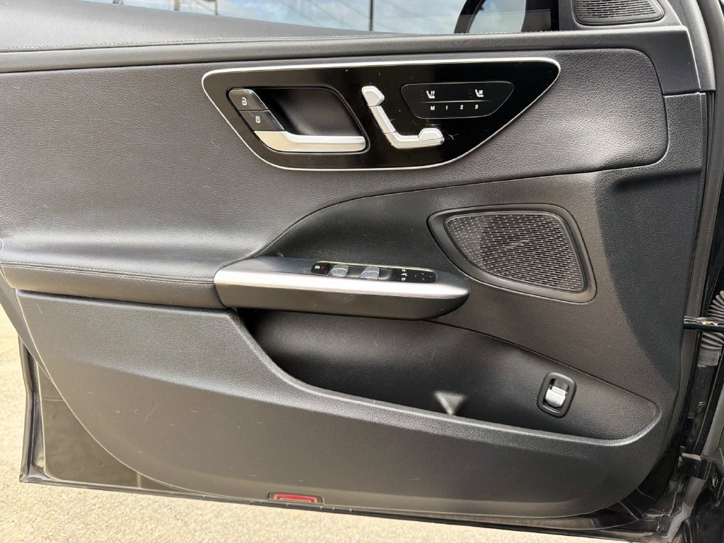 Used 2022 Mercedes-Benz C 300 Sedan image 21