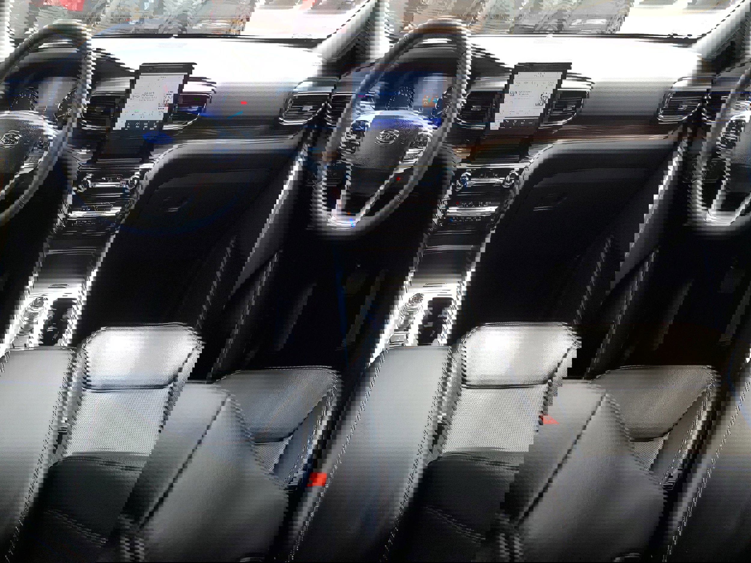 Certified 2022 Ford Explorer Limited w/ Hybrid Equipment Group 310A image 14