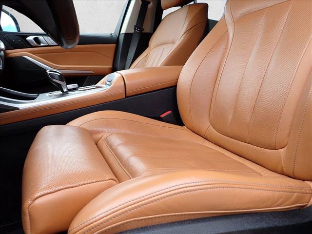 Used 2022 BMW X7 xDrive40i w/ Premium Package AWD/4WD image 11