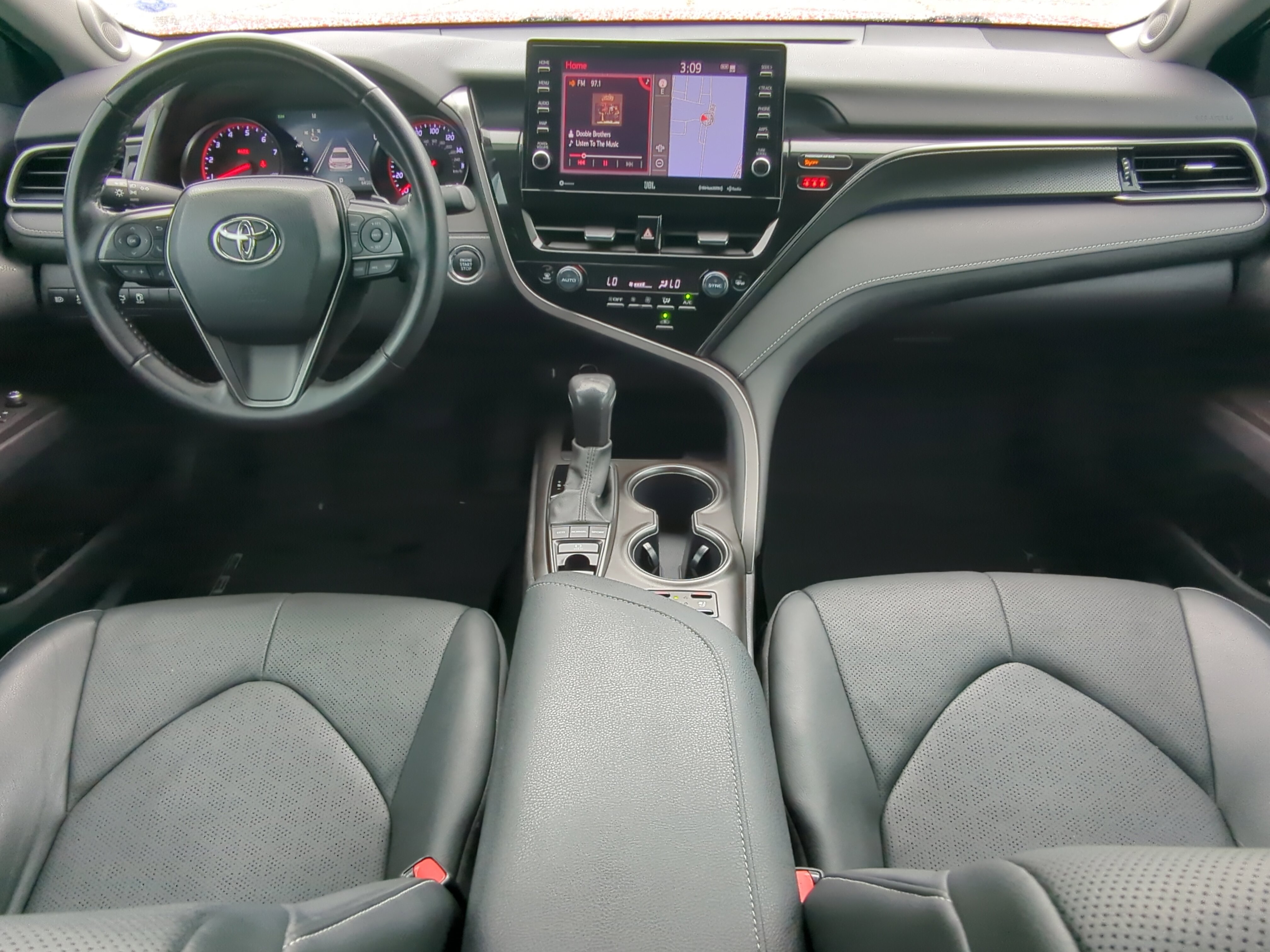 Used 2021 Toyota Camry XSE w/ Navigation Package FWD image 12