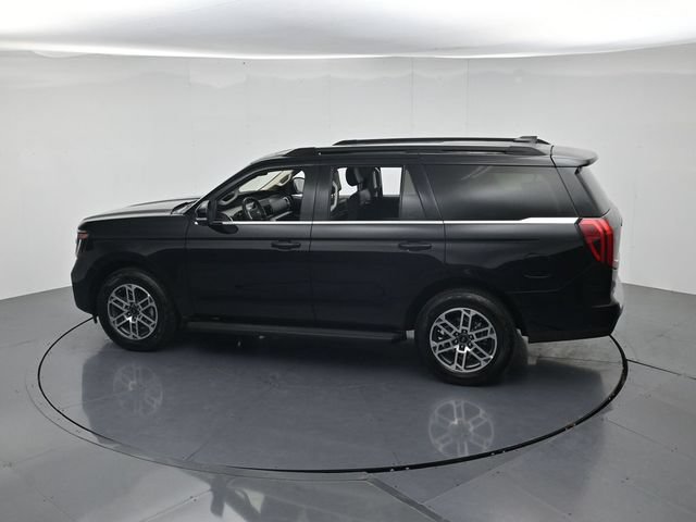Certified 2025 Ford Expedition Active AWD/4WD image 48