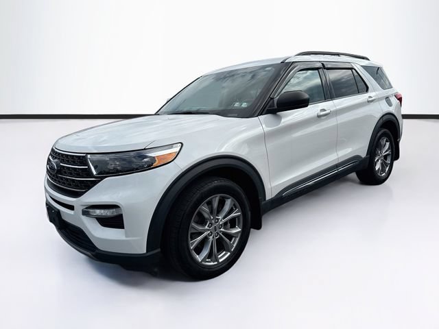 Certified 2022 Ford Explorer XLT w/ Equipment Group 202A AWD/4WD image 4