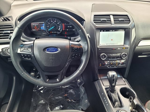 Certified 2019 Ford Explorer XLT w/ XLT Sport Appearance Package AWD/4WD image 9