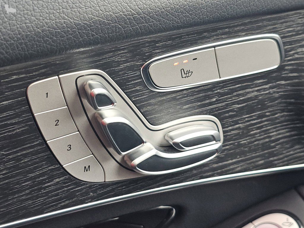 Used 2021 Mercedes-Benz GLC 300 image 14