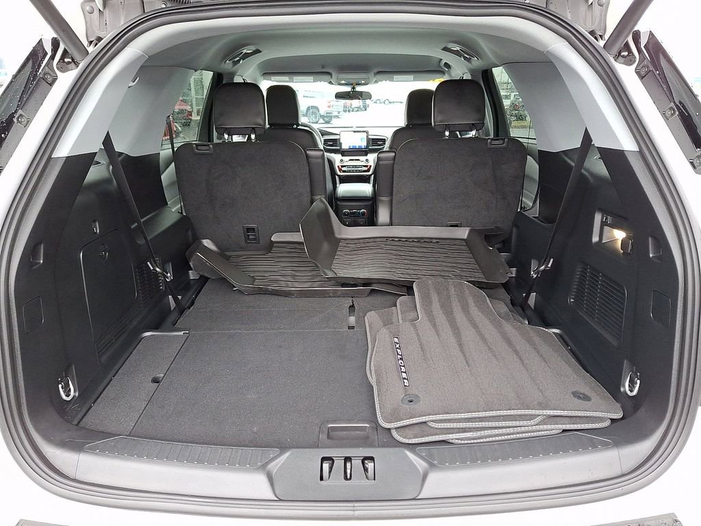 Certified 2024 Ford Explorer XLT w/ Equipment Group 202A image 29