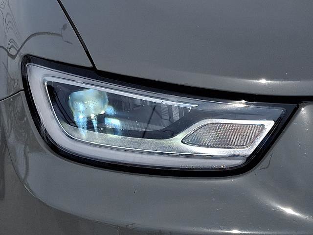 Used 2025 Chrysler Pacifica Limited image 9