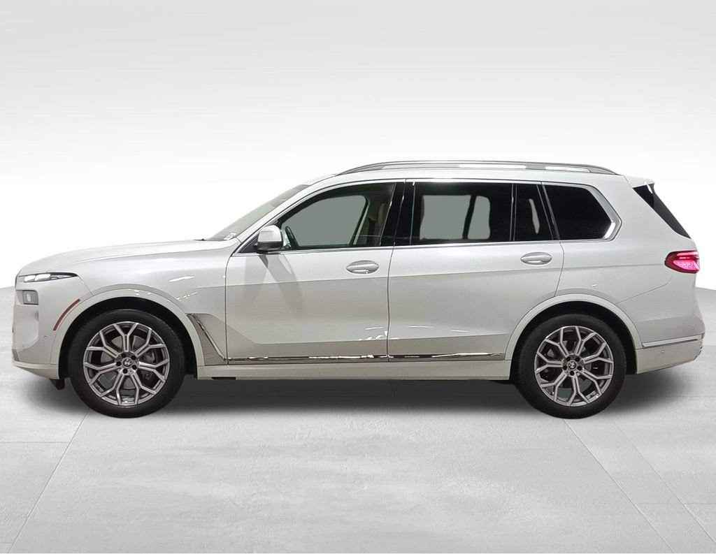 Used 2024 BMW X7 xDrive40i w/ Premium Package AWD/4WD image 8
