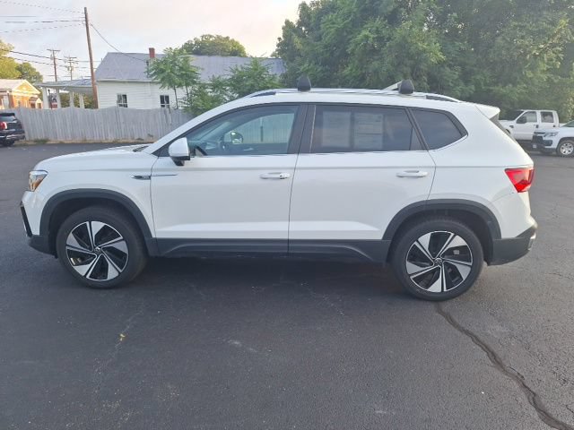 Used 2024 Volkswagen Taos SE AWD/4WD image 6