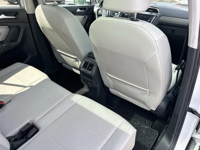Used 2018 Volkswagen Tiguan SE FWD image 25