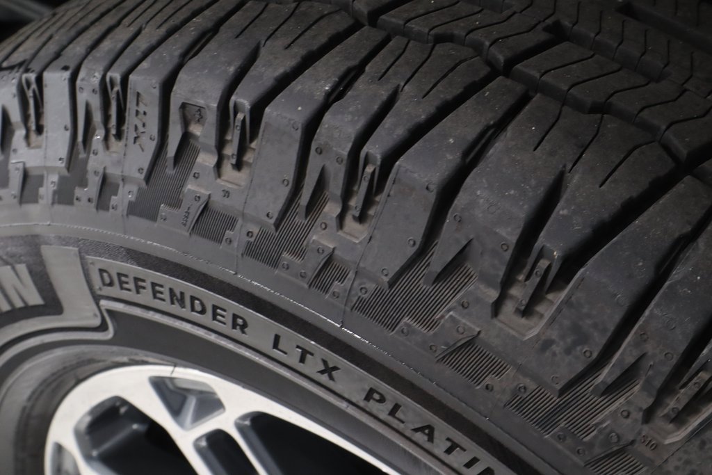 Certified 2024 Ford F250 Limited w/ FX4 Off-Road Package image 19