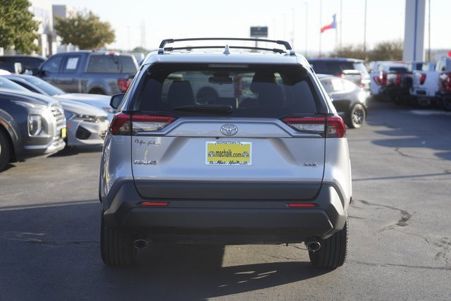 Used 2020 Toyota RAV4 XLE Premium image 7