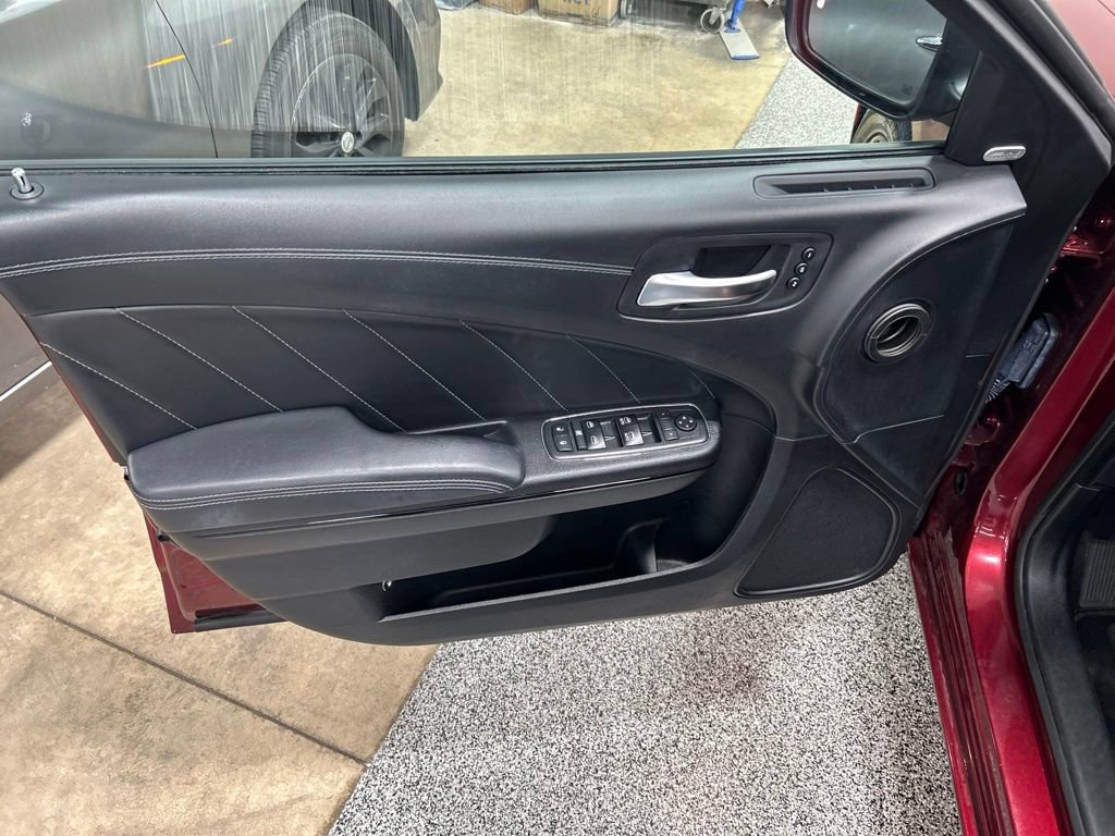 Used 2019 Dodge Charger SXT w/ Plus Group AWD/4WD image 15