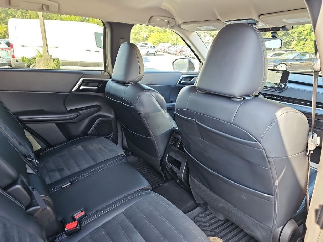 Used 2024 Mitsubishi Outlander SE FWD image 12