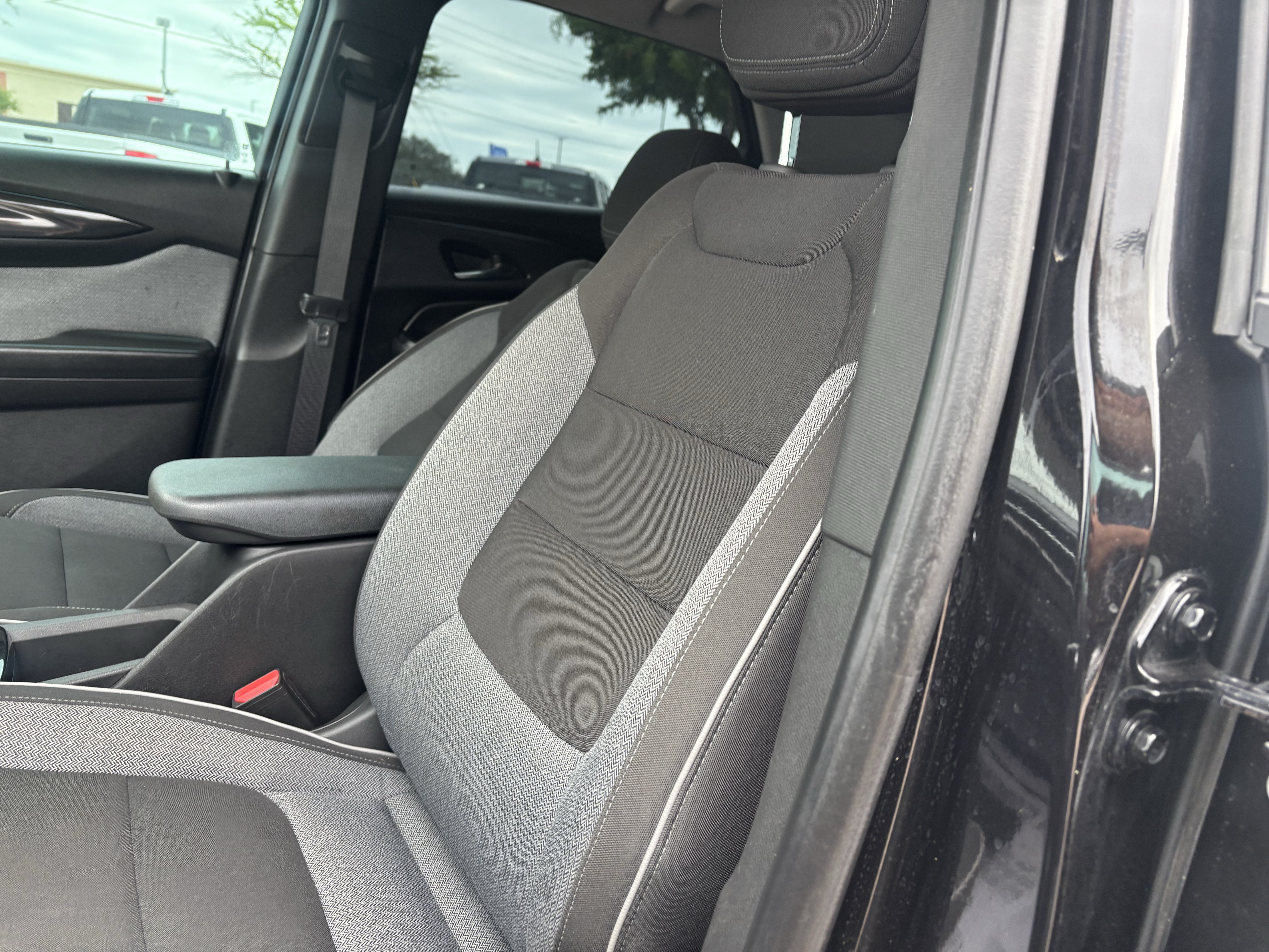 Used 2025 Chevrolet TrailBlazer LT w/ Convenience Package FWD image 10