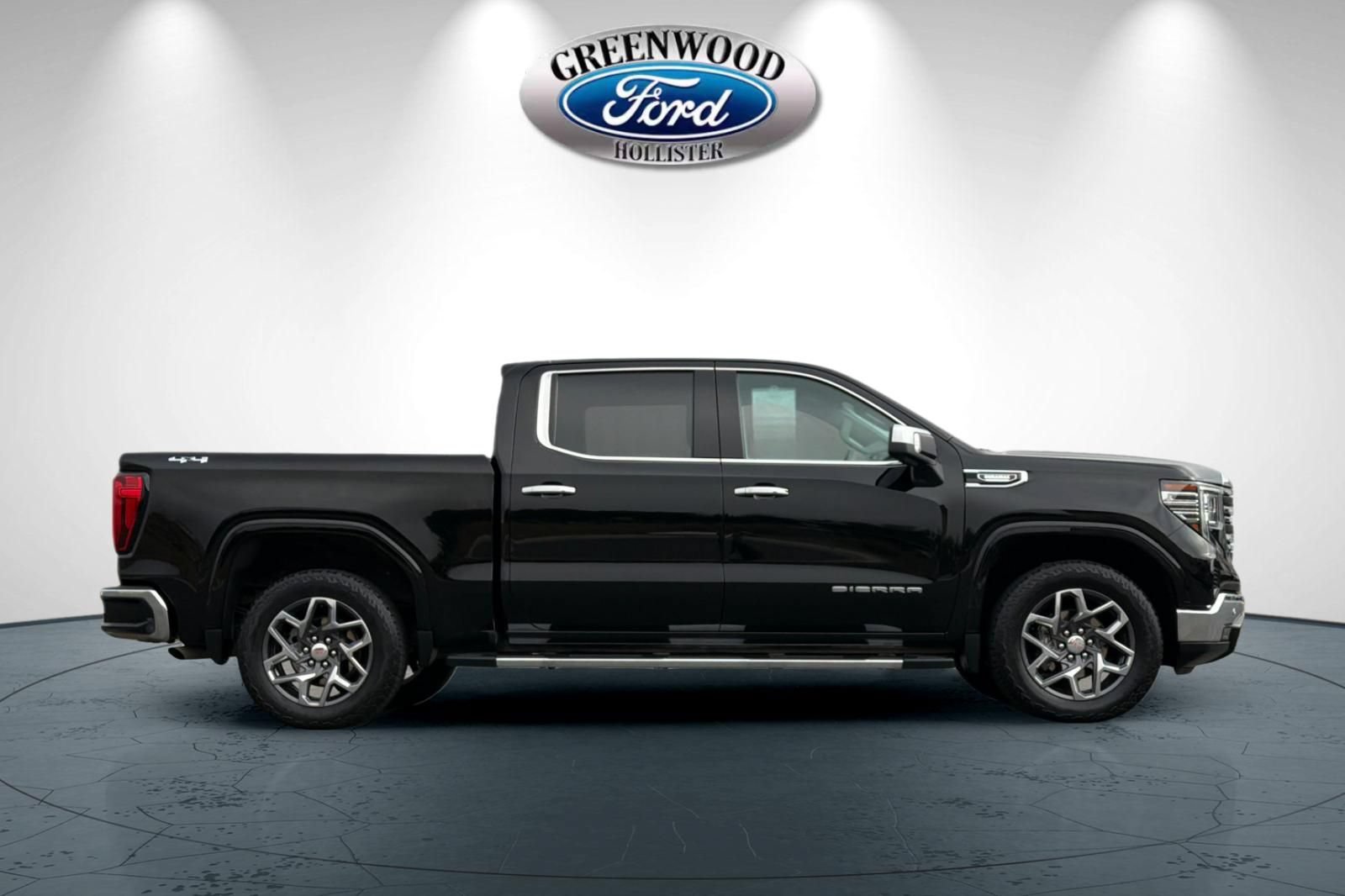 Used 2022 GMC Sierra 1500 SLT w/ SLT Premium Plus Package AWD/4WD image 3